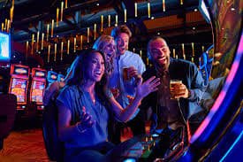 Hình ảnh nền tảng gee88 với bóng đá và casino